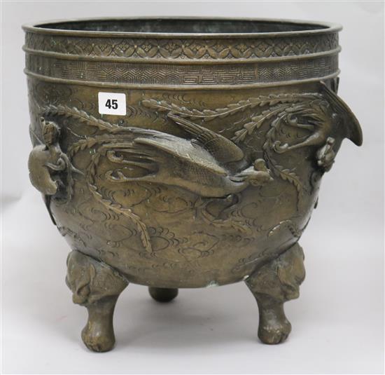 A bronze jardiniere H. 36.5cm , W.36.5cm